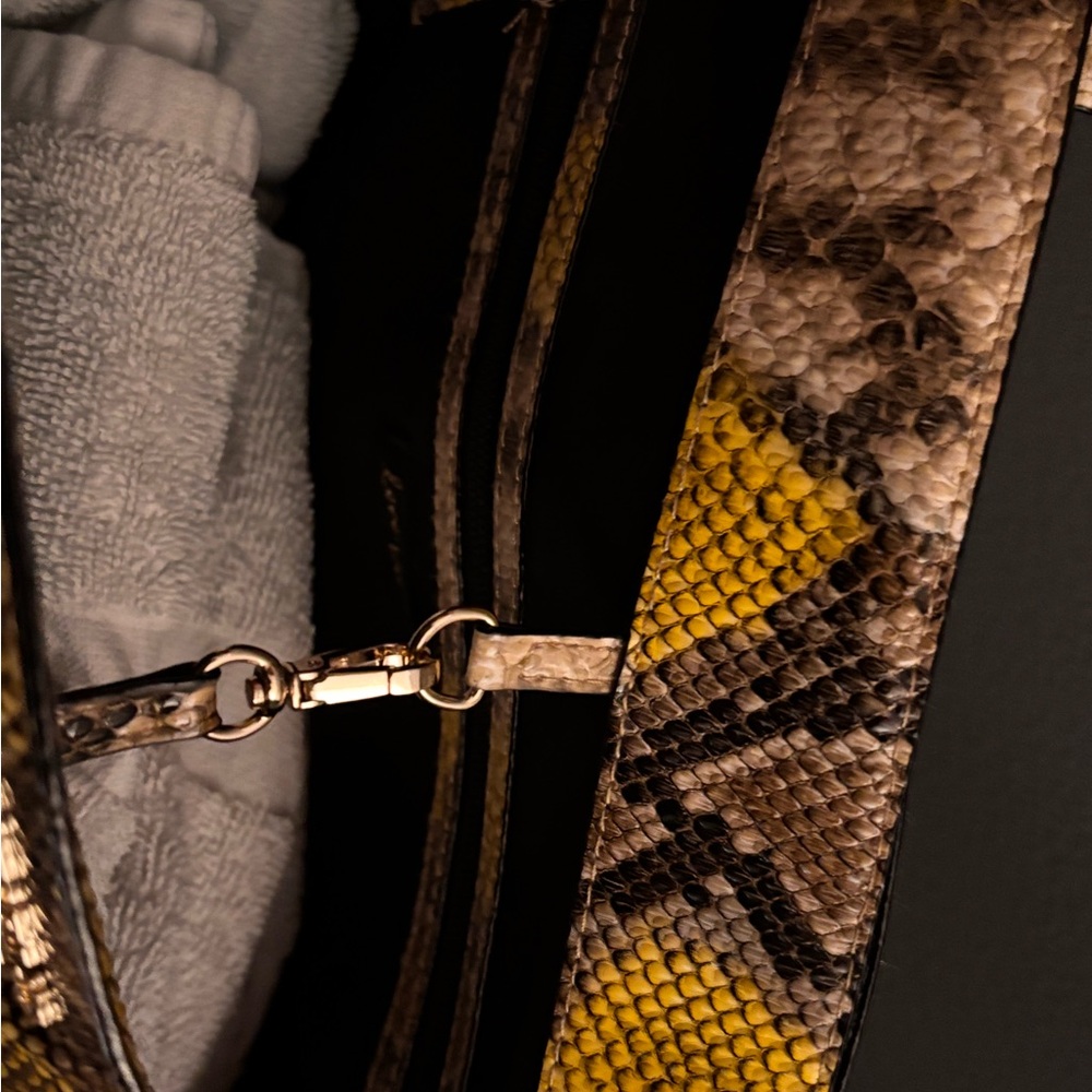 VS snake, print, yellow black Bag - Picture 7 of 9